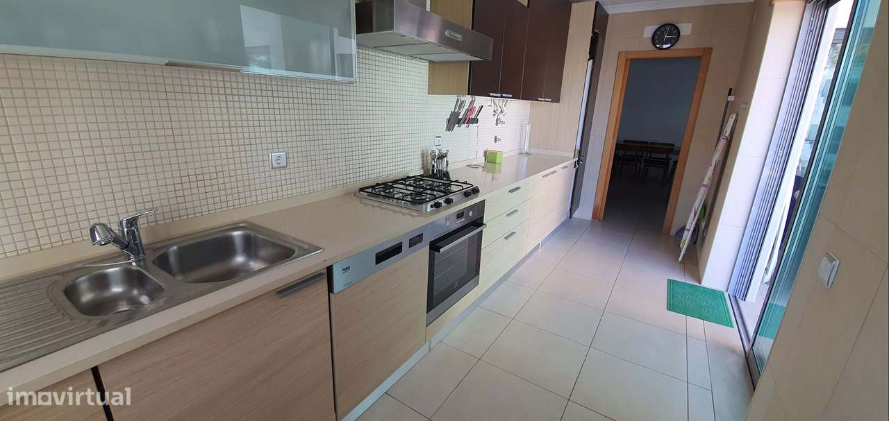 Apartamento na praia com varanda garagem e piscina-13