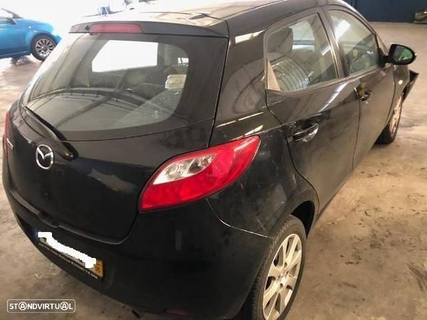 mazda 2  1.4 2009 com toque - 10