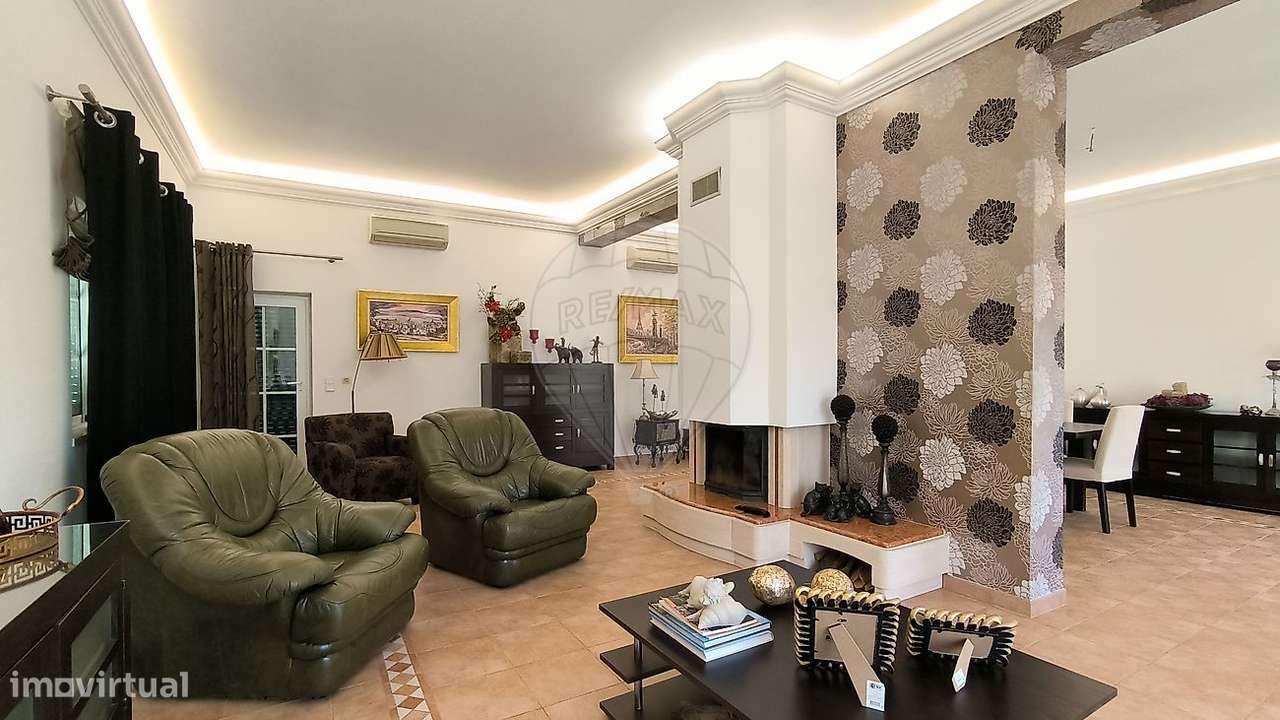 Moradia T5 para venda-16