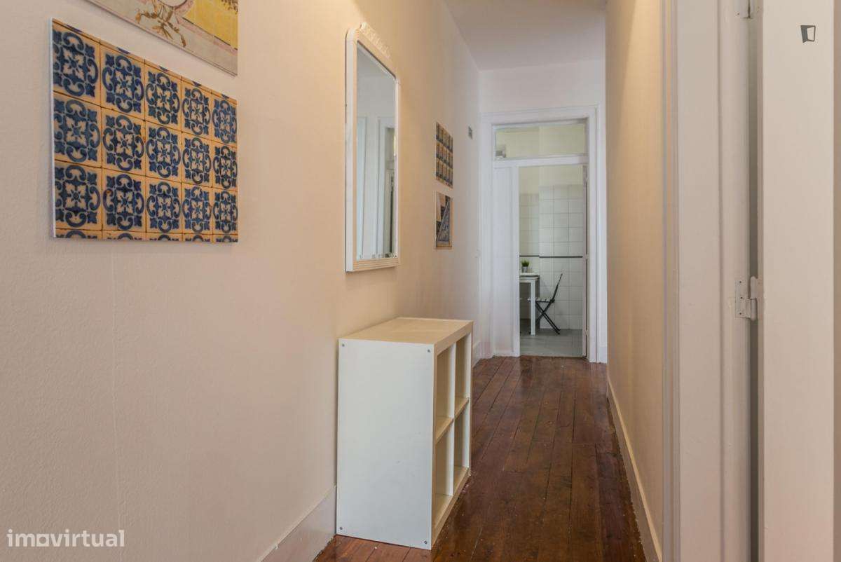 Quarto - localizado em Santos Lisbon - Grande imagem: 3/8