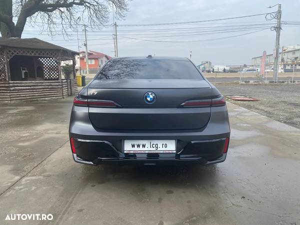 BMW i7 xDrive60 - 4