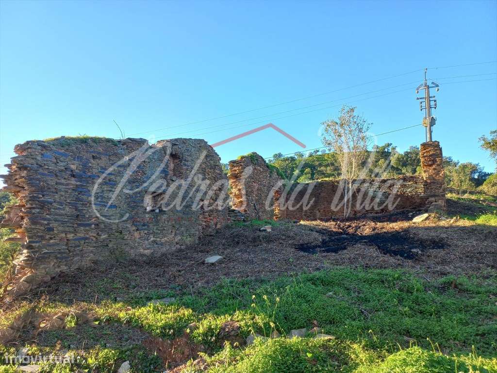 Propriedade de 27ha com moradia de 84m2 e ruina de 90m2 - Odemira-22