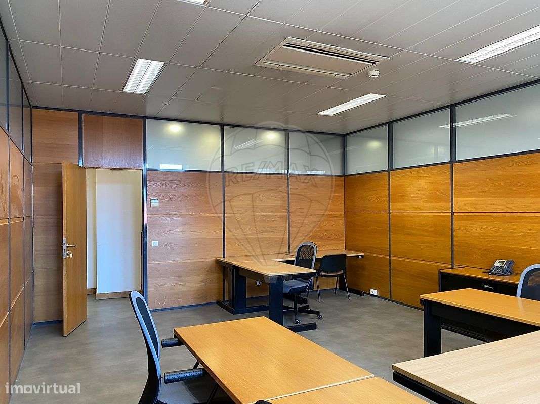 Escritório T0 para arrendamento - Grande imagem: 4/17