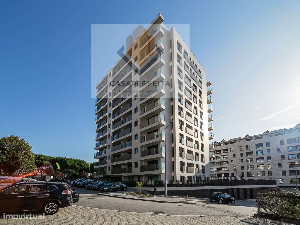 Apartamento T2 de Luxo com Varanda, Lugar de Garagem e Arrumo - Jun...-36