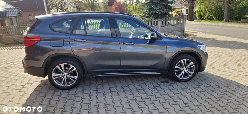 BMW X1 sDrive18d Sport Line - 4