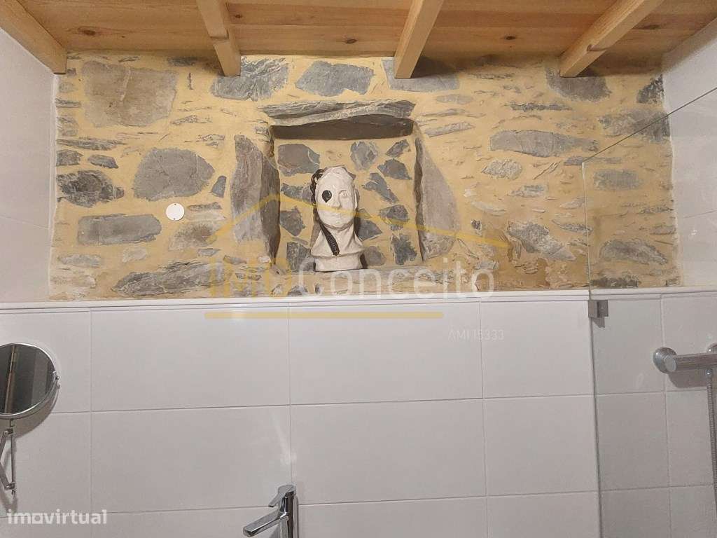 Alojamento local|| Moradia T3|| 2 pisos|| Castanheira de pera||-33