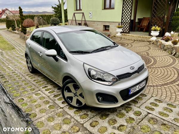 Kia Rio - 1