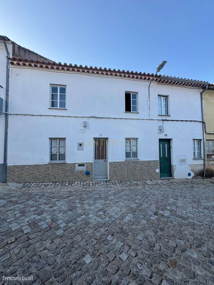 Moradia T6 com quintal e palheiro em Monforte da Beira — Espaço, charm-0