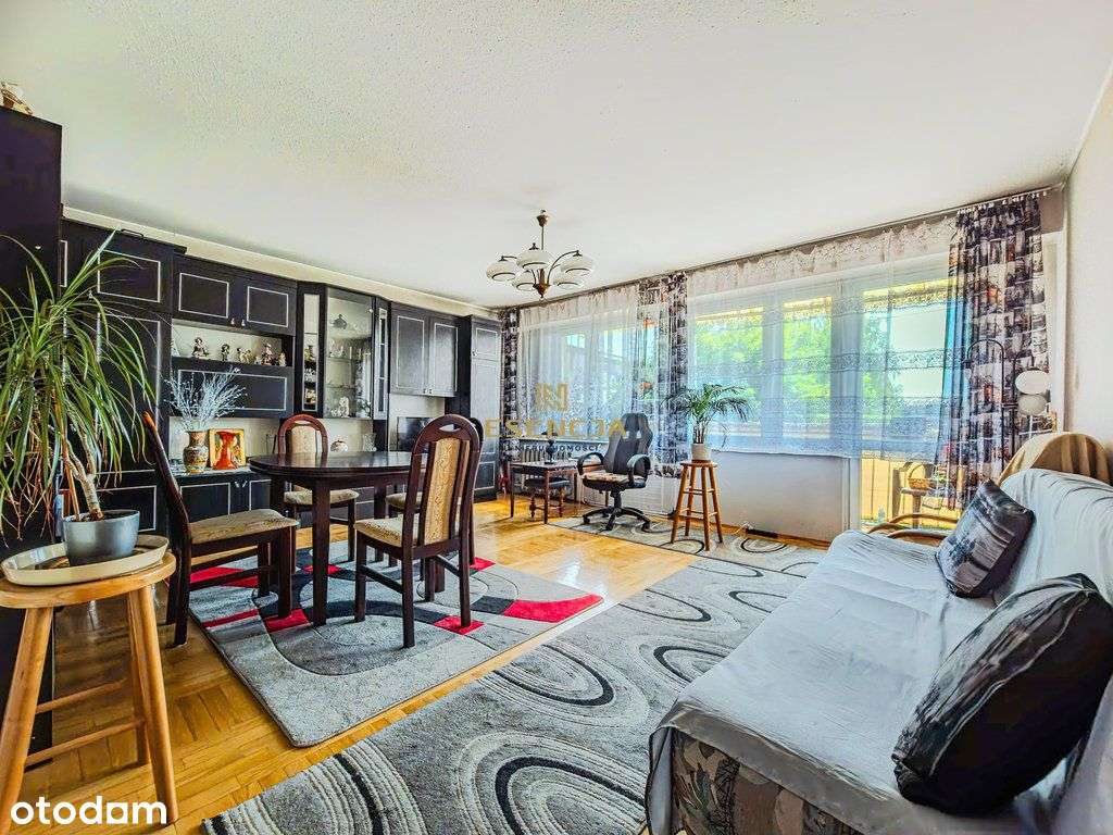 Trzypokojowe mieszkanie z balkonem-0