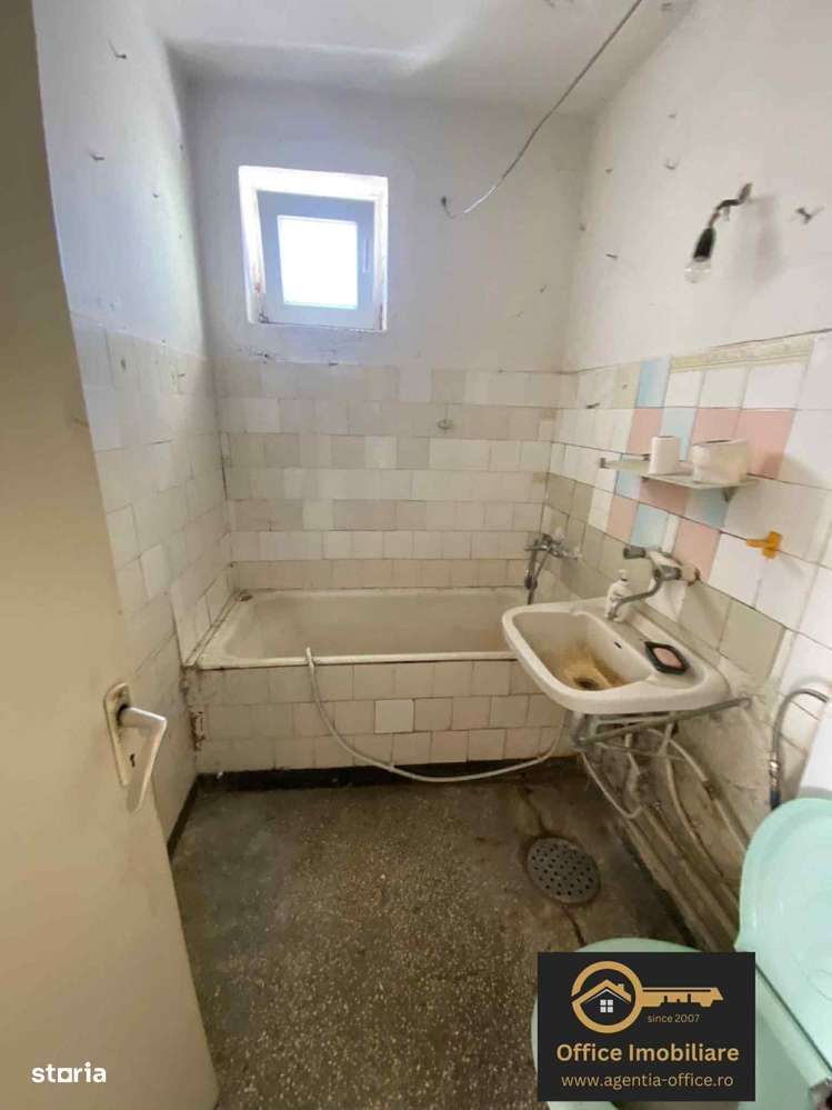 Exclusiv Victor Babes apartament 2 camere etaj 3  pret 53.900 euro-3