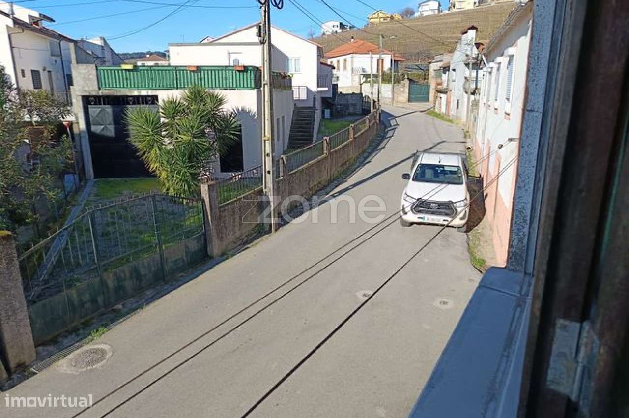 Moradia tradicional T2 de 2 pisos a 15 min de Vila Real | Guiães-46