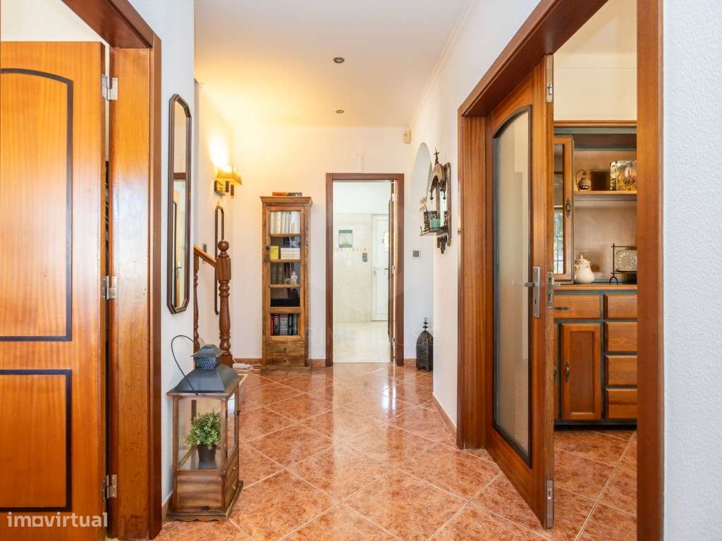 Moradia Geminada T3 + 1 em Vila Nogueira de Azeitão - Grande imagem: 4/52