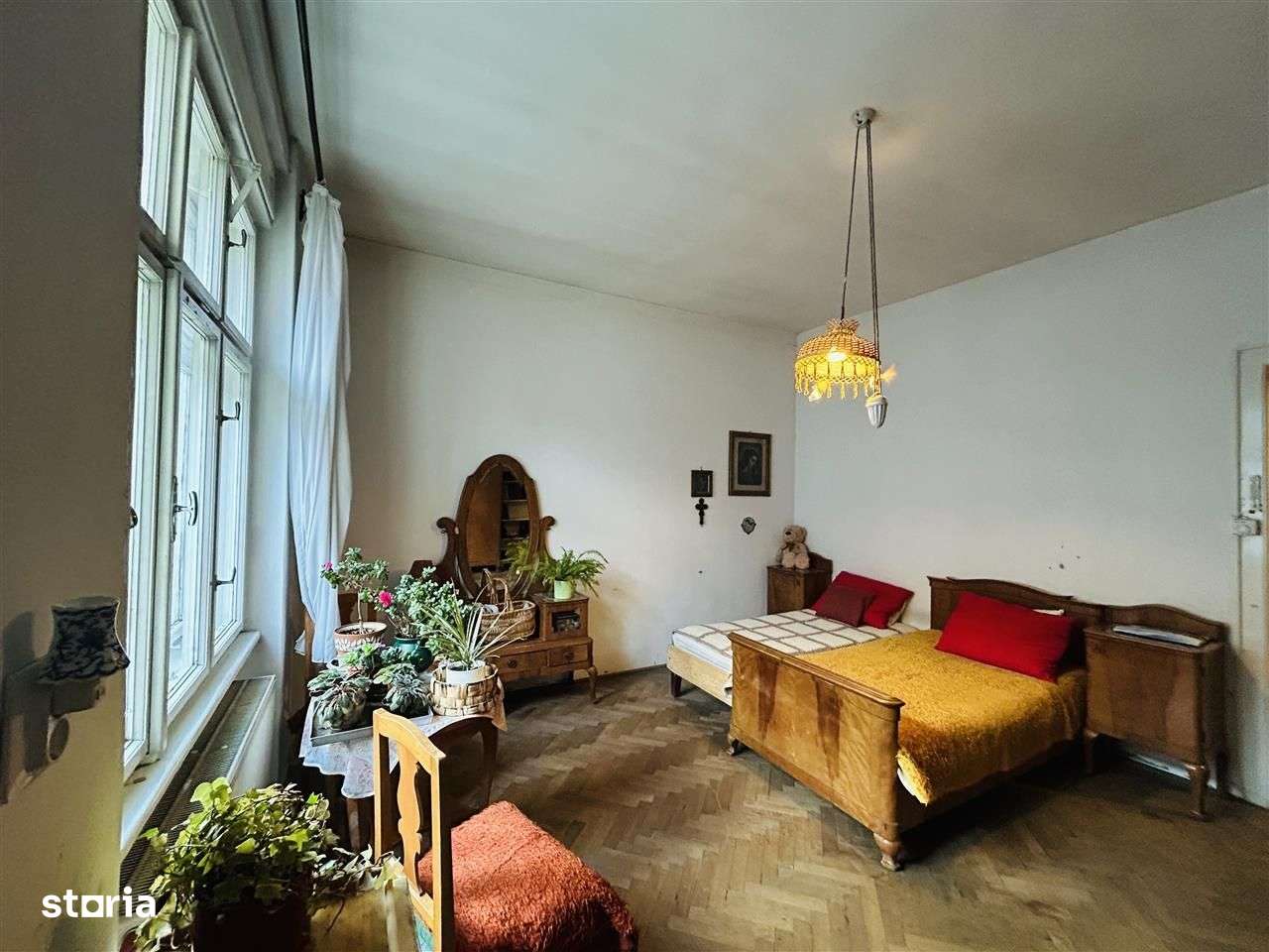 Casa individuala - teren 900 mp, garaj, pivnita, pod - Calea Poplacii-5