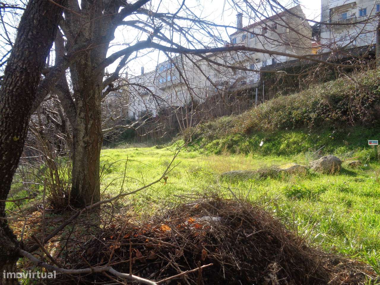 Terreno p/ Construção em Altura - Junto ao Sineiro - Polo IV - Grande imagem: 3/5