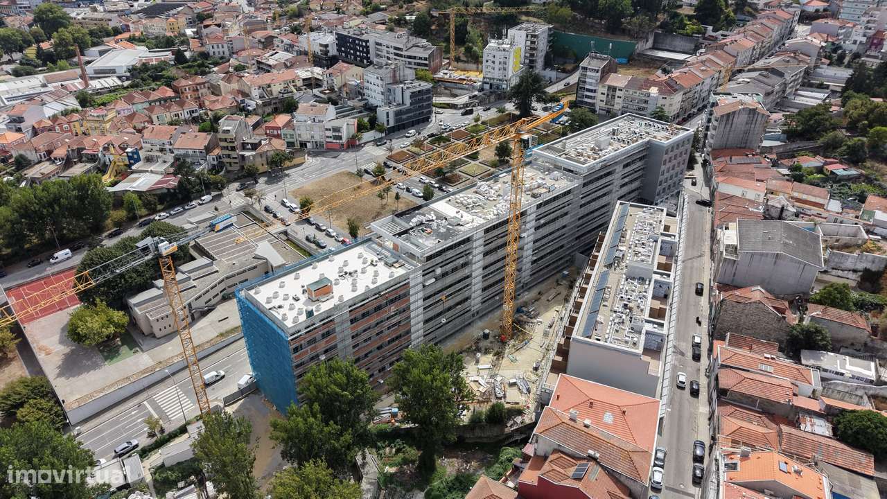 T2 | Novo | Varandas | Garagem | 2 frentes-7
