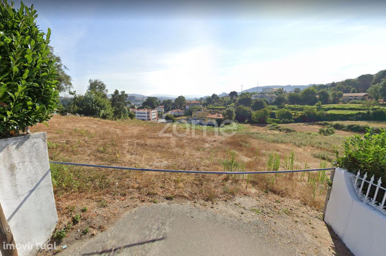 Terreno de 5721m2 para construção em Rebordões, Santo Tirso.