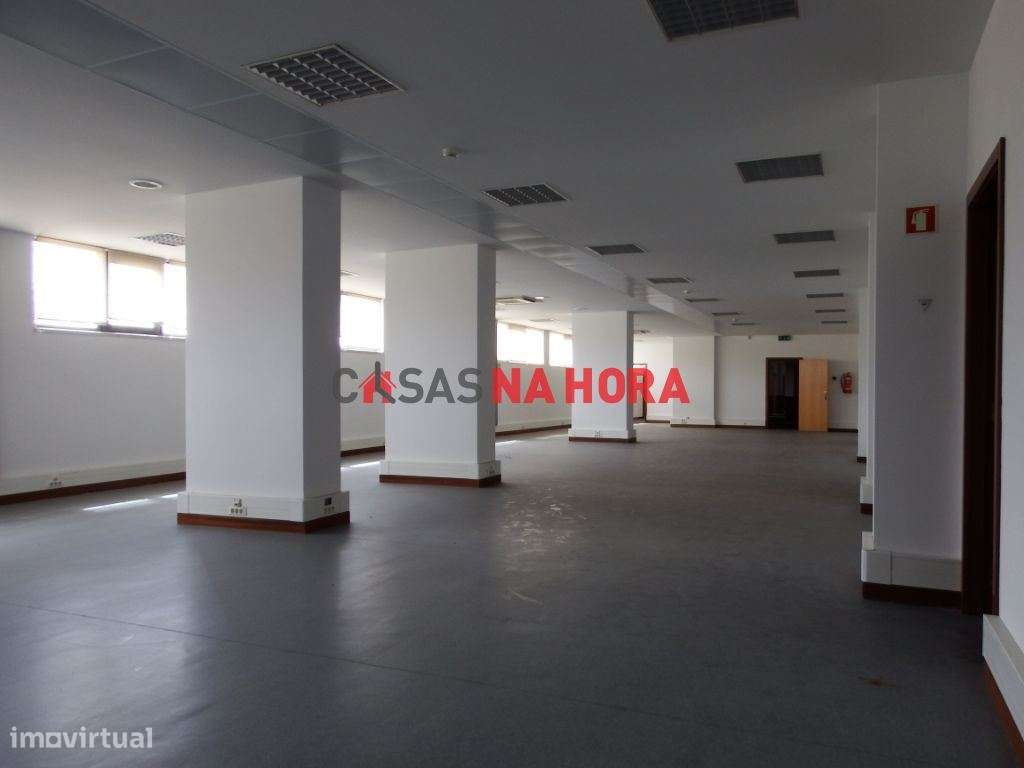 Escritórios com 2.794m2  nas Torres do Restelo - Grande imagem: 2/24