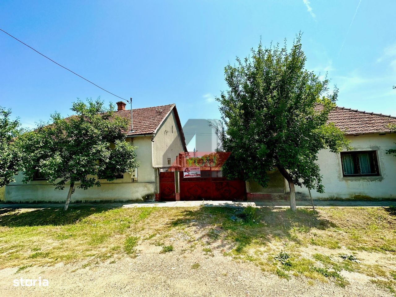 Proprietate in Chisineu-Cris formata din casa + teren 1040 mp,fs.24 ml