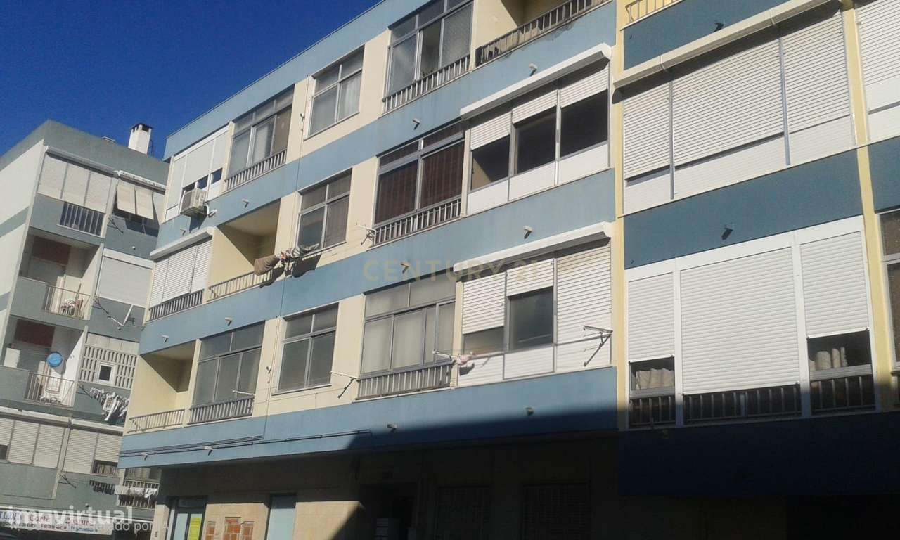 T1 com excelentes áreas, varandas e arrecadação – Forte da Casa-18