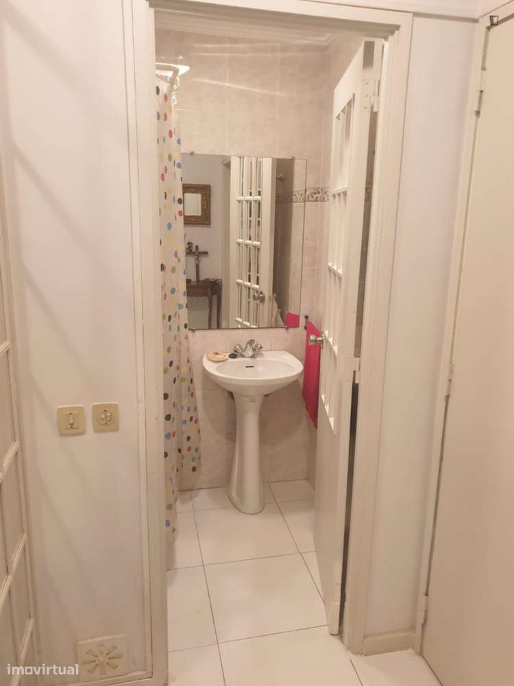 Quarto - localizado em Algés Lisbon - Grande imagem: 4/4