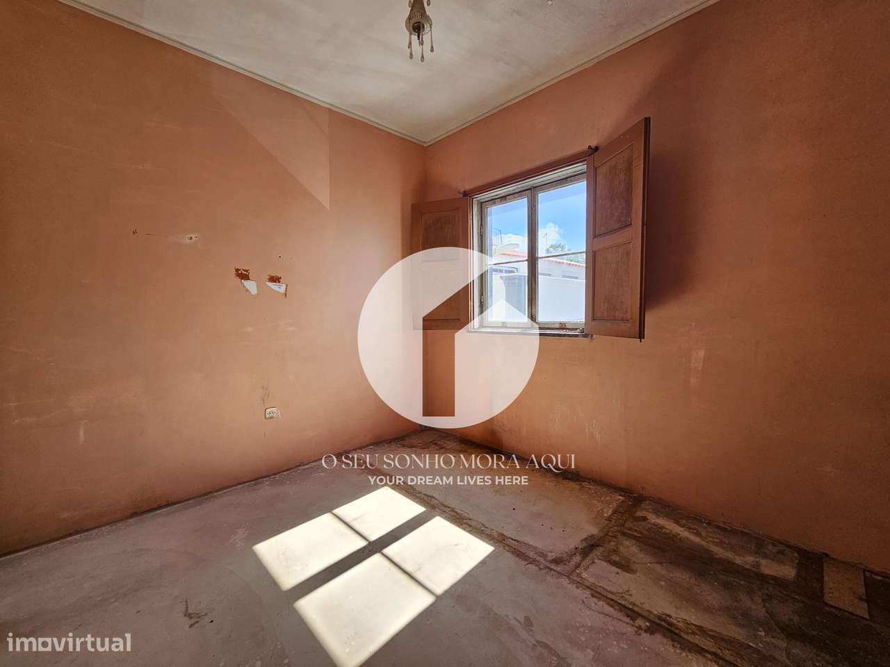 Moradia T5 com pisos independentes em Estoi-29