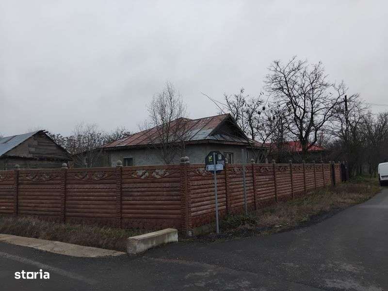 Casa de vanzare cu toate utilitatile - Imagine principală: 5/8