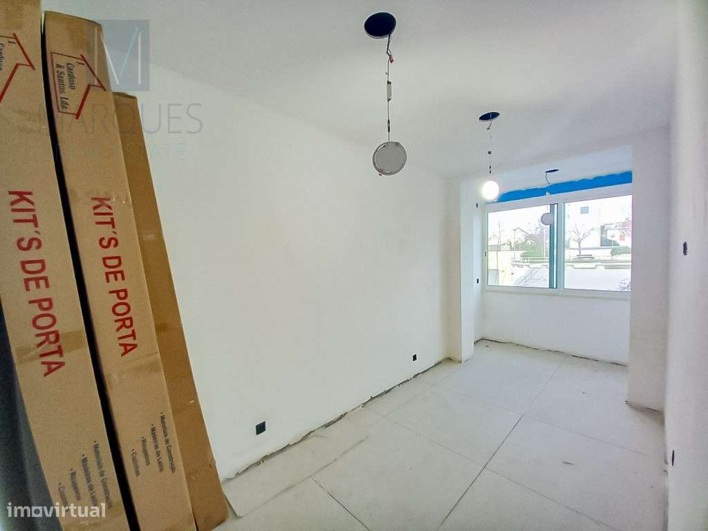 Apartamento T4 no Laranjeiro-18