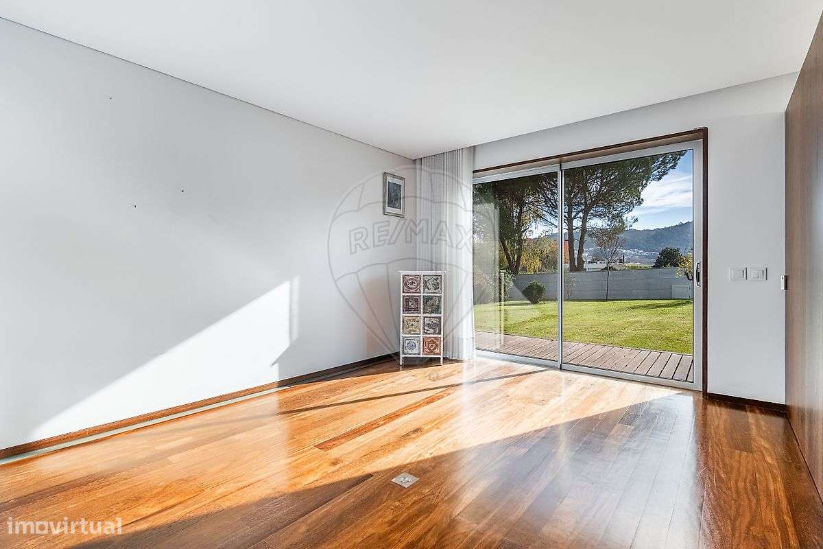 Moradia T4 para venda-32