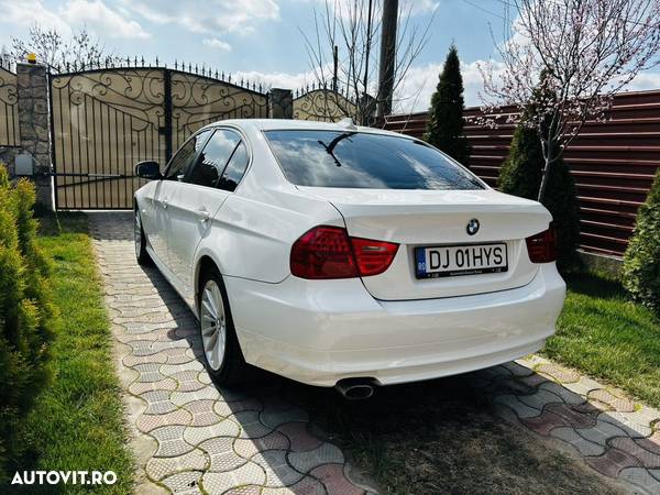 BMW Seria 3 320d xDrive DPF Aut. - 4