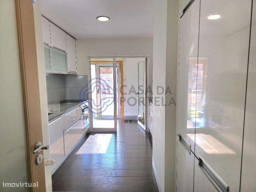 Venda de Apartamento T2 Lordelo do Ouro - Grande imagem: 5/48
