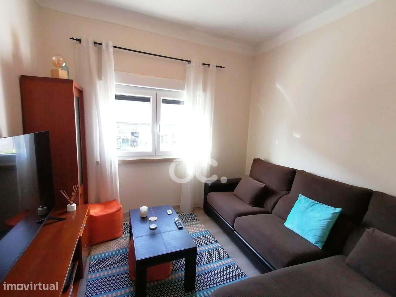 Prédio com Espaço Comercial e Habitação T3+1-7