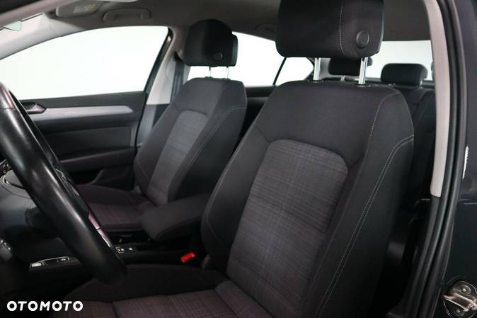 Volkswagen Passat 2.0 TDI EVO Business - 17