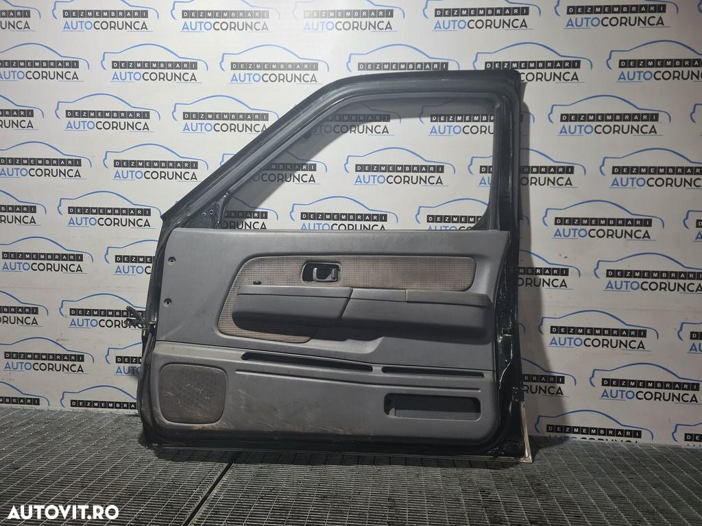 Usa Dreapta Fata Nissan Navara D22 1998 - 2004 SUV 4 Usi NEGRU (900) - 2