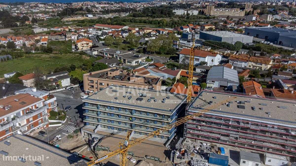 Apartamento T3 Novo c/ Lugar de Garagem Duplo na Madalena-25