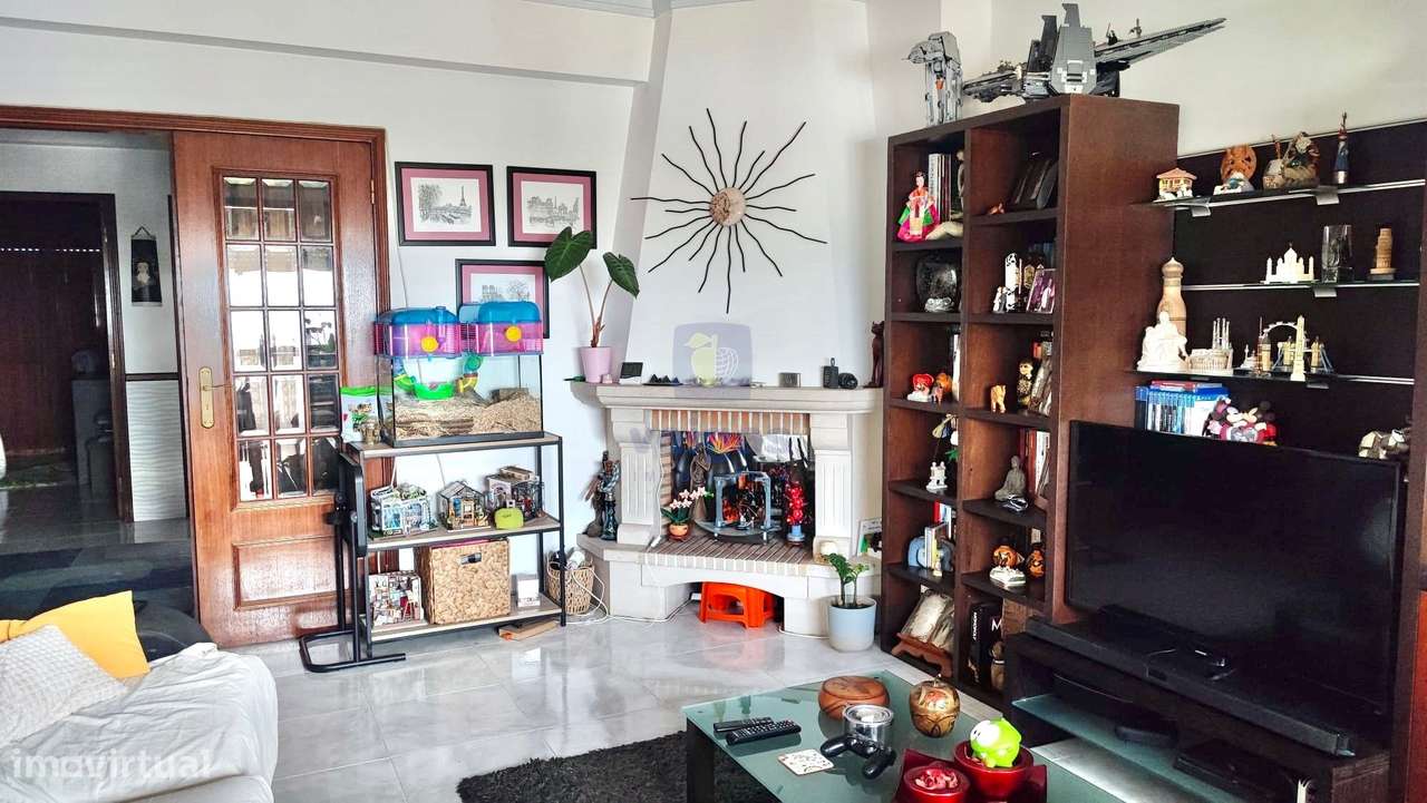 Apartamento T2 com Varanda , Arrecadação e vista Rio em Alverca-21