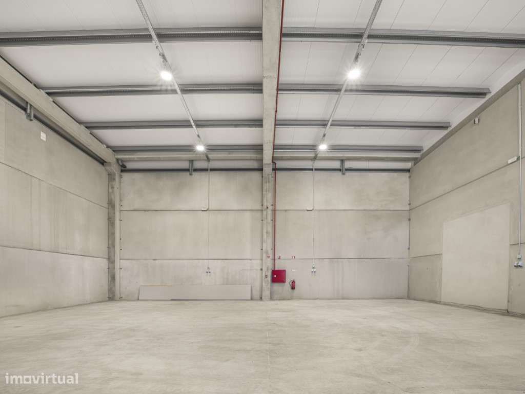 Armazém em rentabilidade à venda , Quinta de Matos-8