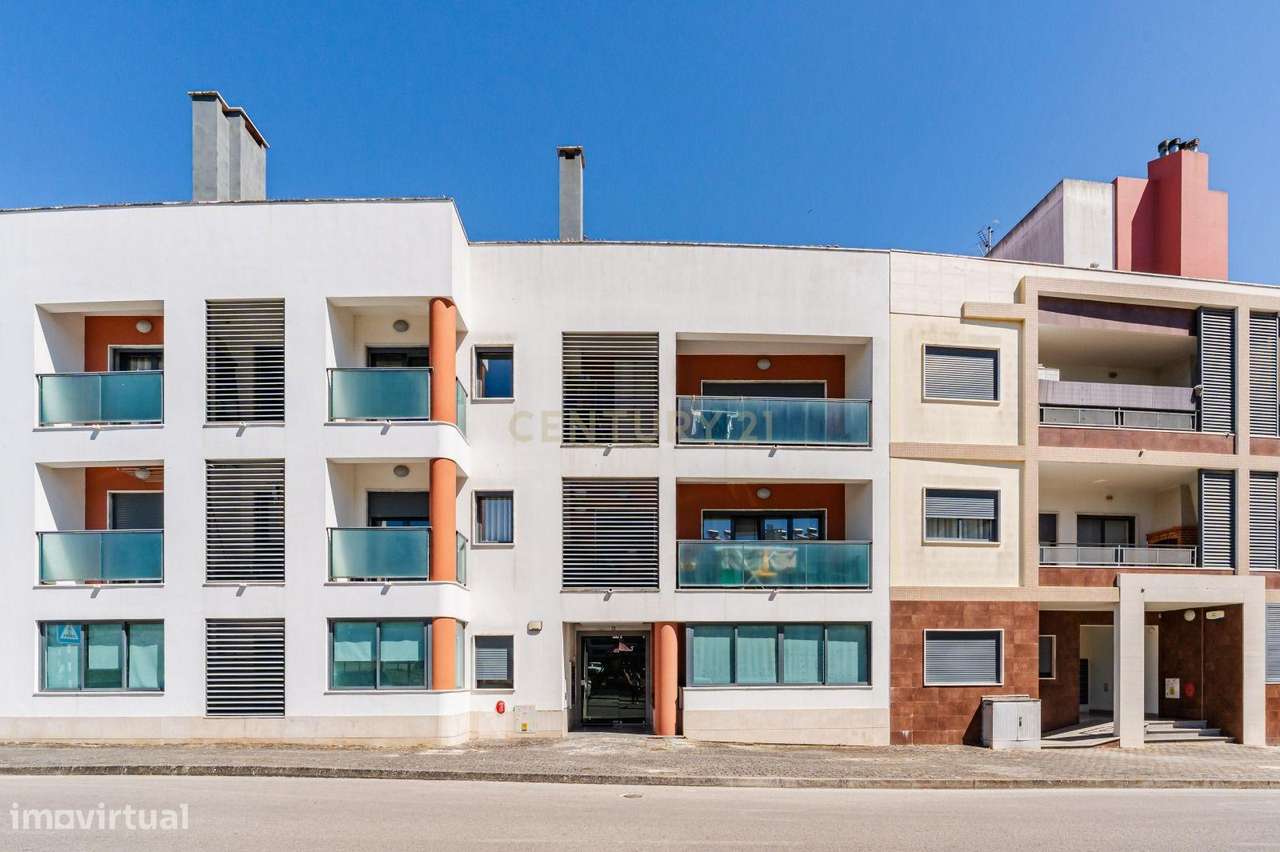 T3+1 Duplex com Box e Churrasqueira | Quinta da Fábrica | Vale de Milh-36