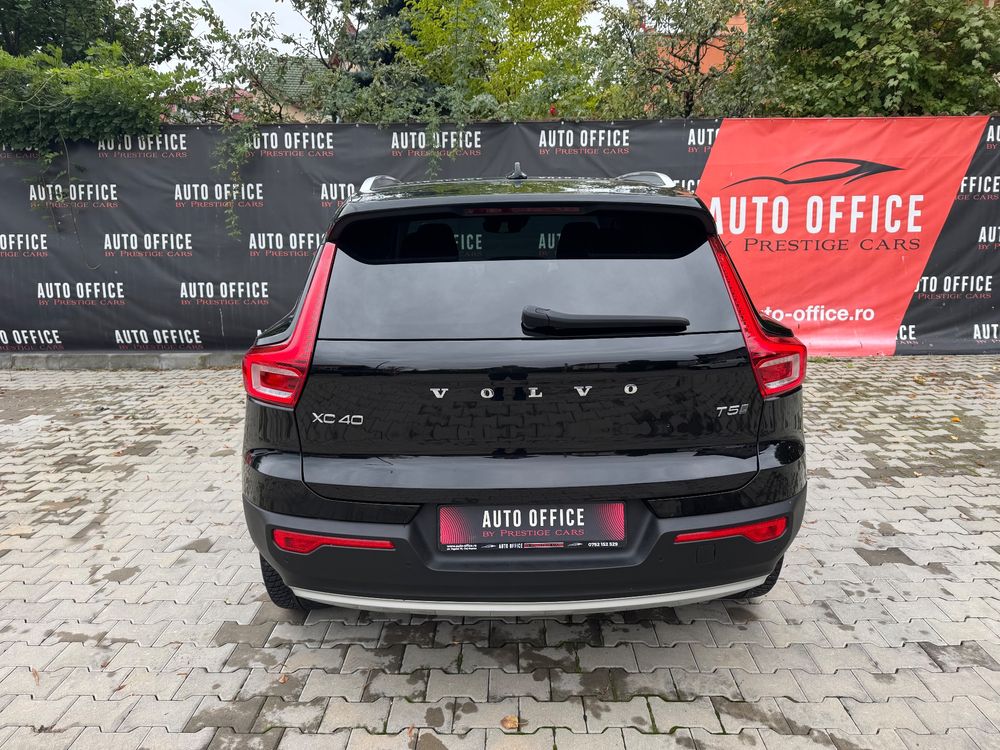 volvo xc-40   recharge t5 twin engine at7 inscription