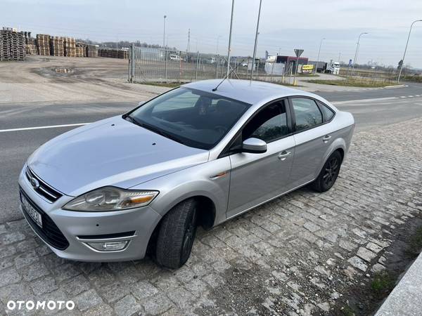 Ford Mondeo 2.0 TDCi Ambiente - 3