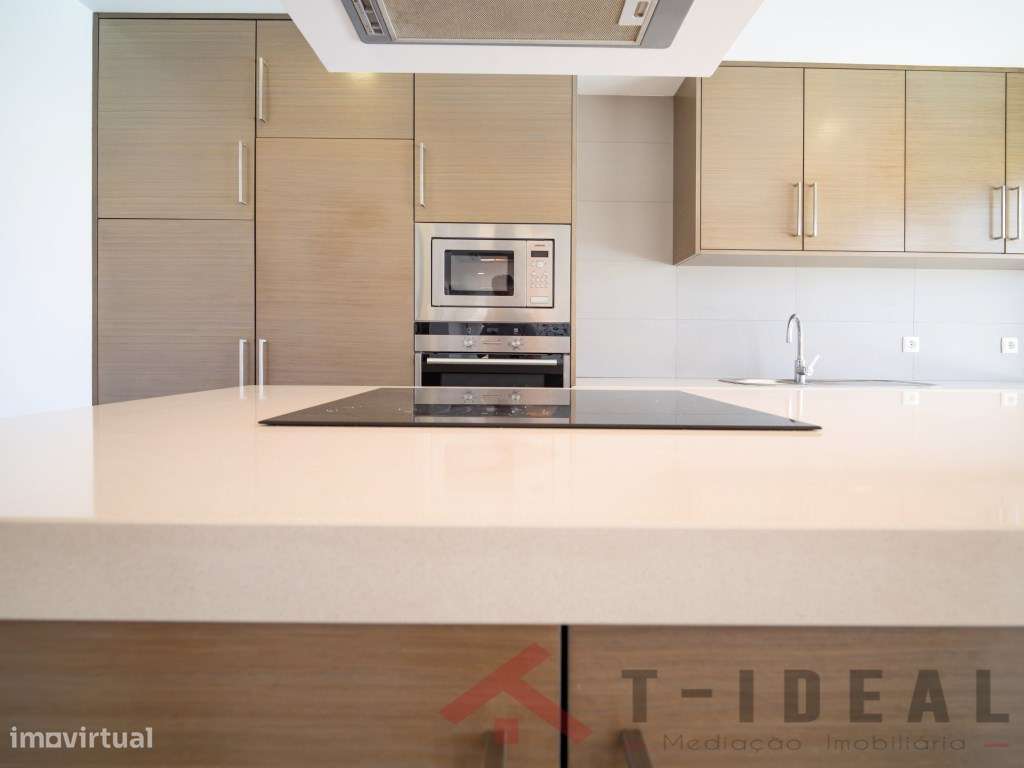 Moradia T4 Moderna Vista Mar-24