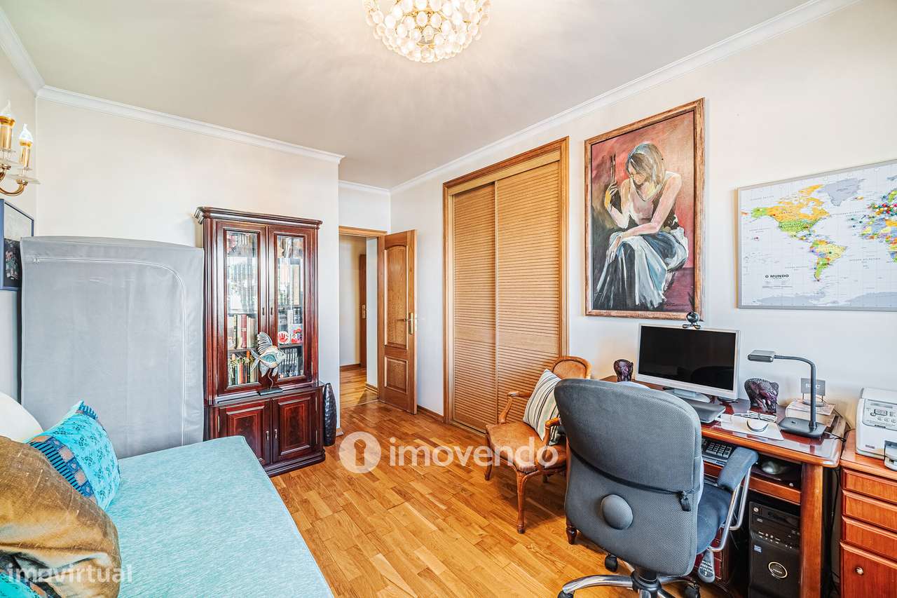 Apartamento T2 com garagem em condomínio com jardim, Paço de Arcos-18