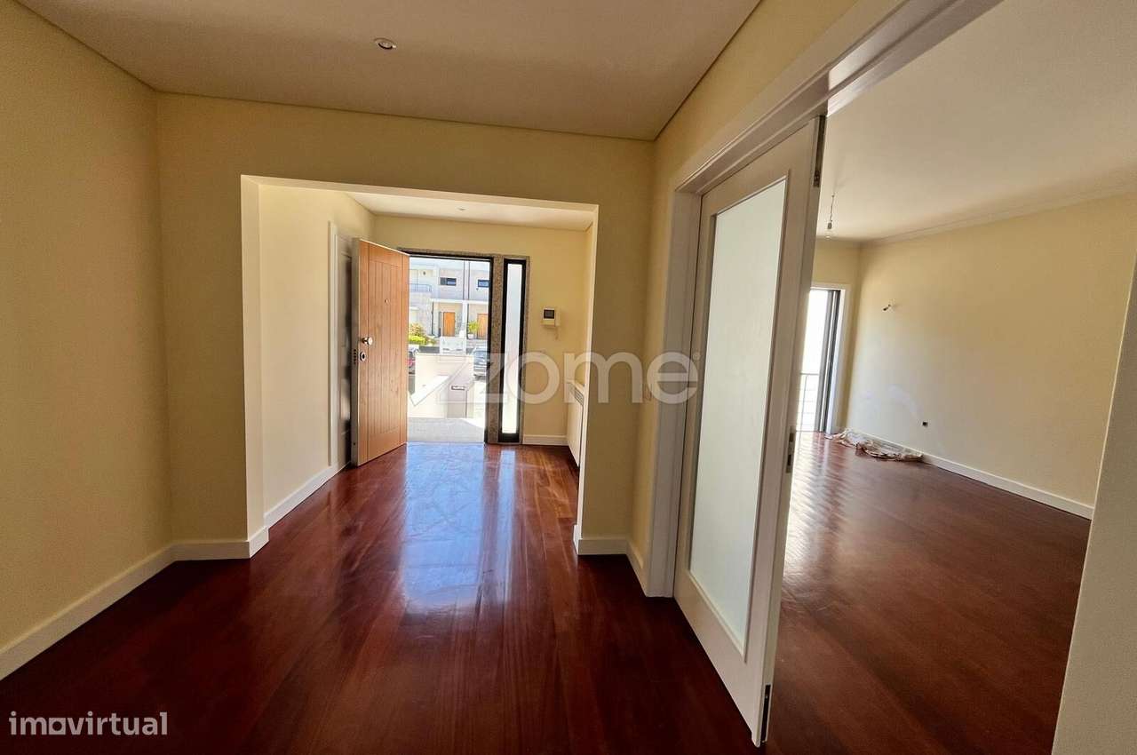 Moradia Premium T5 em banda T5 na Urbanização Vilabeira em Viseu - Grande imagem: 3/49