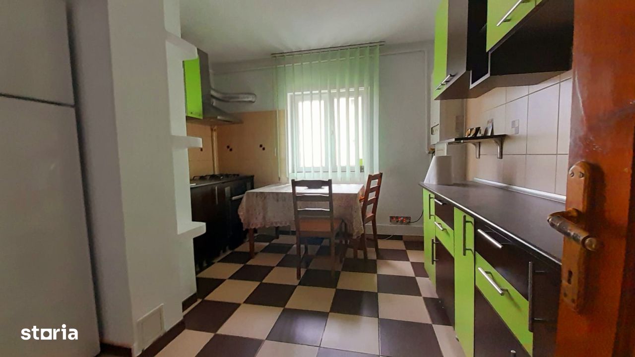 Inchiriere apartament 3 camere, micro 2 Târgoviște