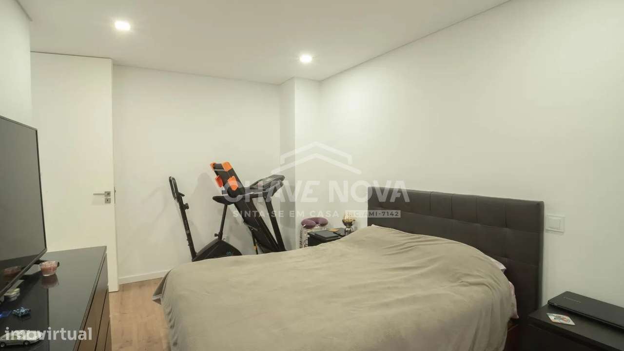 Apartamento T3 Renovado em São João da Madeira-24