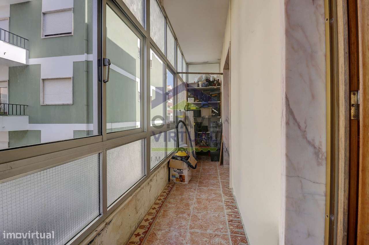 Apartamento T3 com Marquise e Varanda - Centro Caldas da Rainha-19