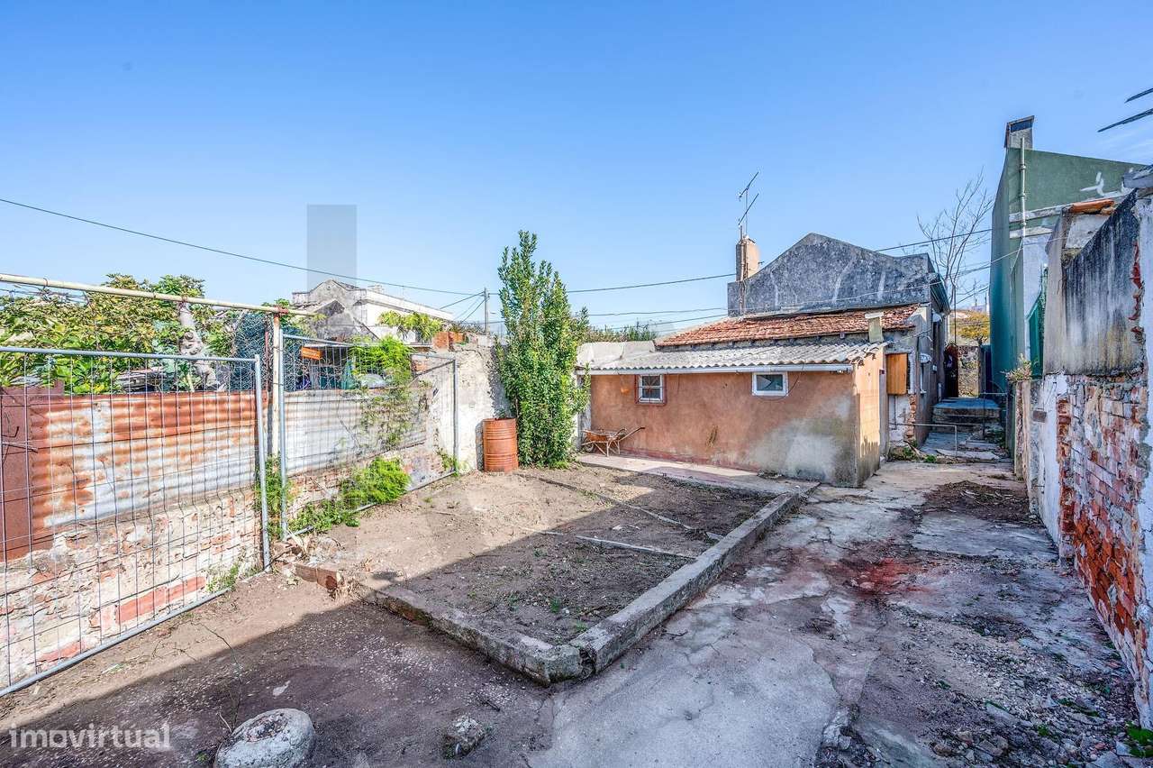 Moradia com lote de 180m2 para Reabilitação - Grande imagem: 5/23