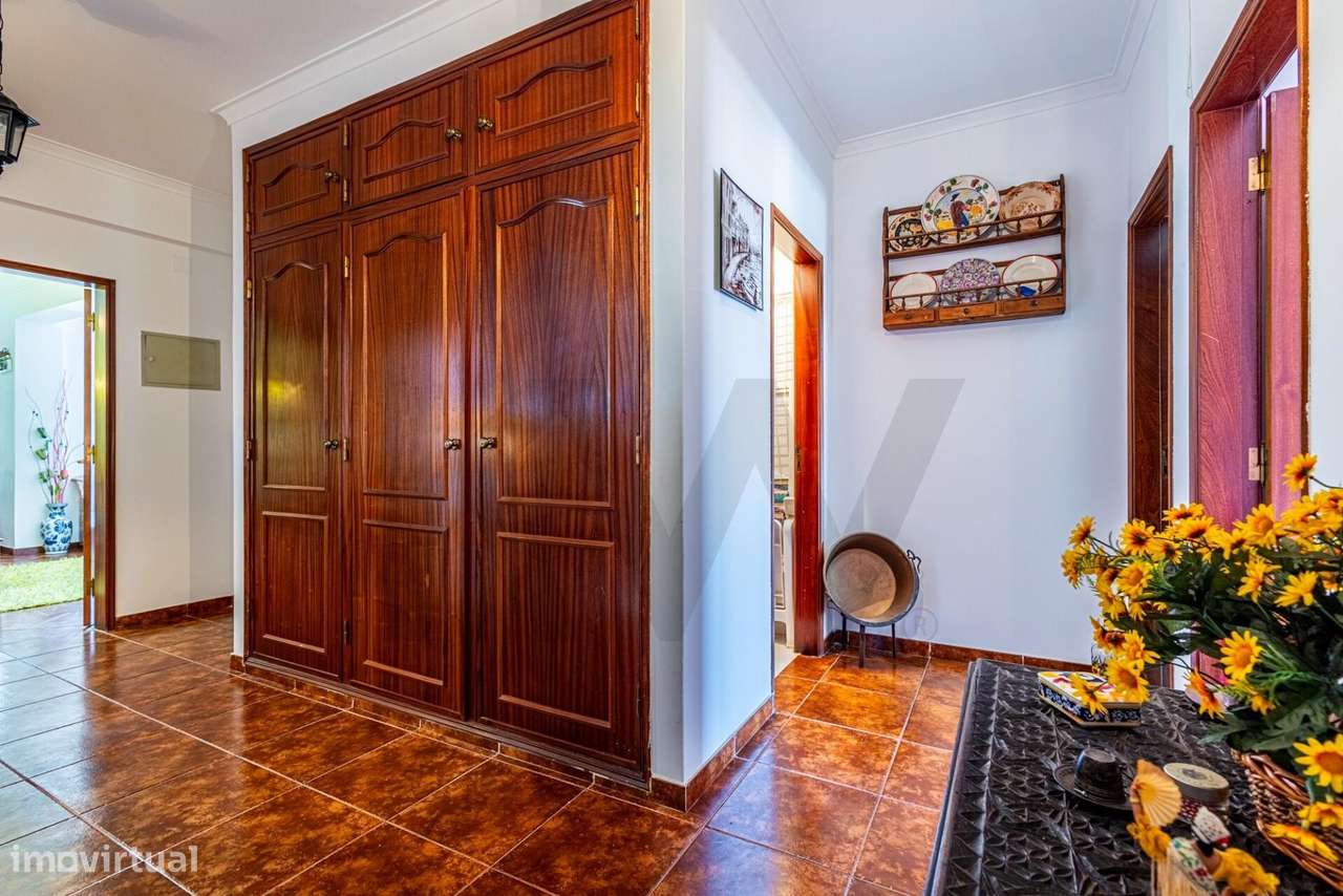 A Sua Porta de Entrada para o Lago Azul e Centro de Portugal: Espaçoso-19