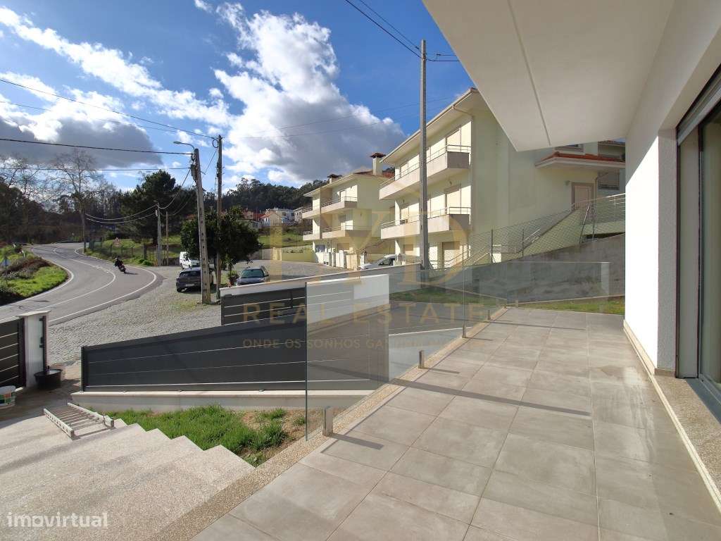 Moradia T3 + 1 Recezinhos (S.Mamede)-19