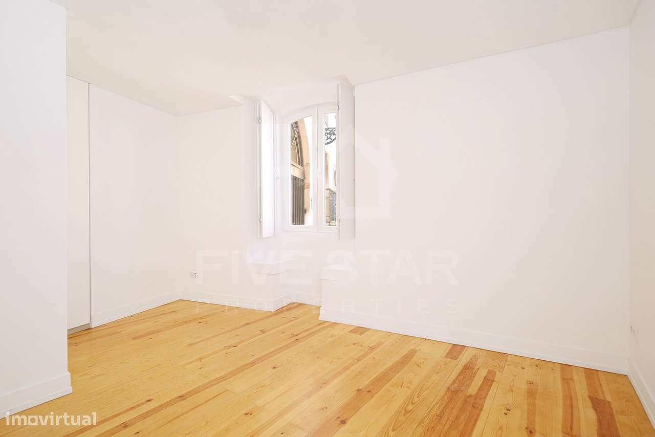 Apartamento T2 - 2 Suites - Novo - Panteão - Vista Rio - Garagem-17