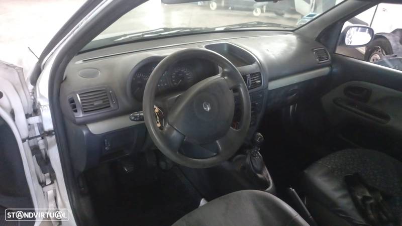 Renault Clio II 1.5 dci 65cv K9K700 de 2004 para peças - 6